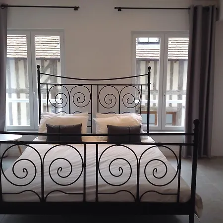 Bed & Breakfast Le Fond De La Cour 3*