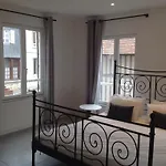 Le Fond De La Cour Bed & Breakfast Honfleur