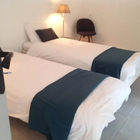 Le Fond De La Cour Frühstückspension 3*