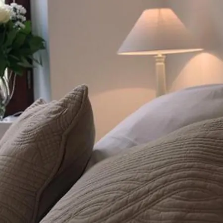 Le Fond De La Cour Frühstückspension 3*