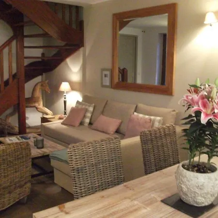 Frühstückspension Le Fond De La Cour 3*