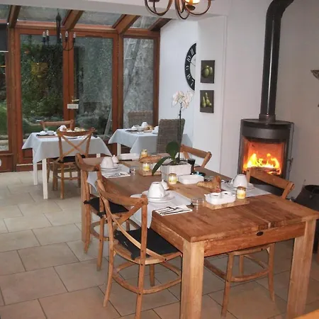 Le Fond De La Cour Frühstückspension