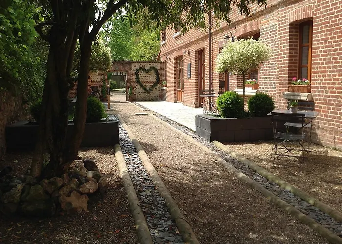 Le Fond De La Cour Bed and Breakfast Ονφλέρ
