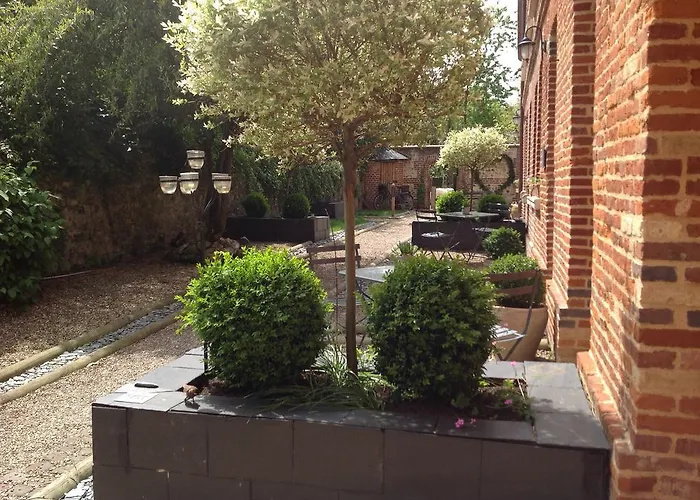 Bed & Breakfast Le Fond De La Cour 3*